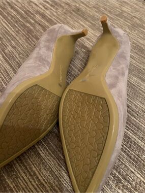 New Calvin Klein kitten heel gray Suede Pointed Toe Pumps